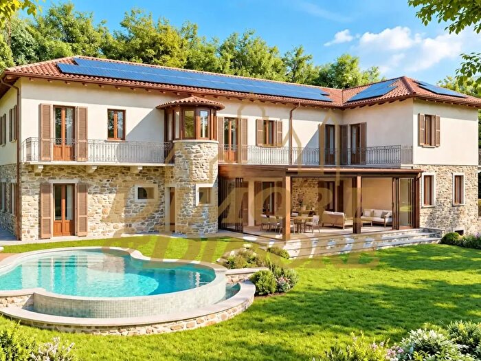 Casa con 10 locali in vendita in Via l Fontana, Comabbio