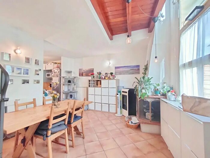 Casa con 5 locali in vendita in Cascina