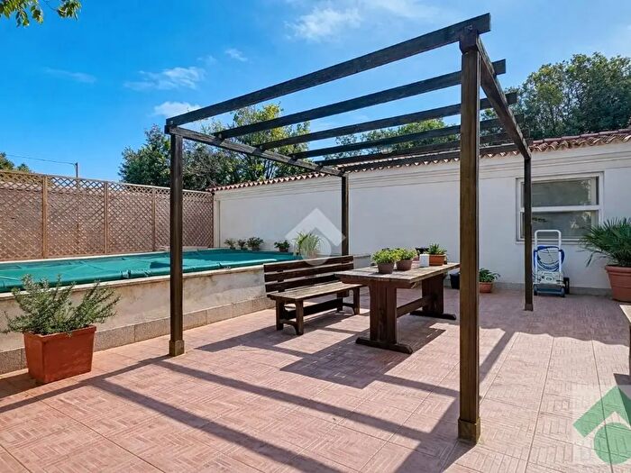 Appartamento con 5 locali in vendita in Via Amsterdam, Olbia