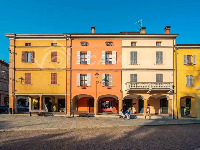 Appartamento trilocale in vendita in Piazza Vittorio Veneto, Noceto
