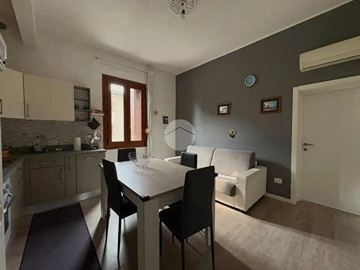 Appartamento trilocale in vendita in Via San Zeno, Treviso