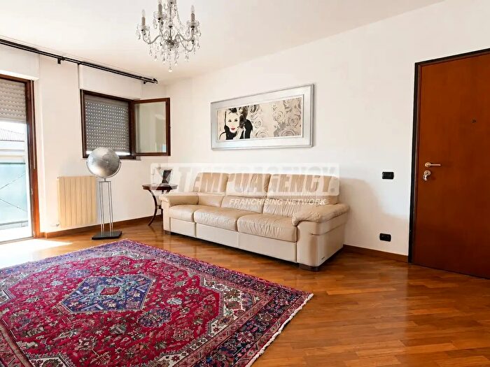 Appartamento trilocale in vendita in Via Pizzo Recastello a, Bergamo
