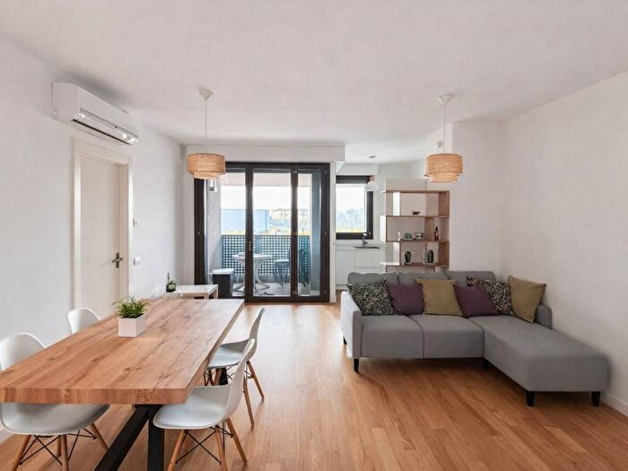 Appartamento trilocale in affitto in Via Valerio Zurlini, Bolognina, Bologna