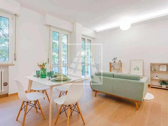 Appartamento trilocale in vendita in Via Cassoli, Reggio Emilia