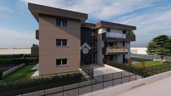 Appartamento quadrilocale in vendita in Via Marche, Lainate