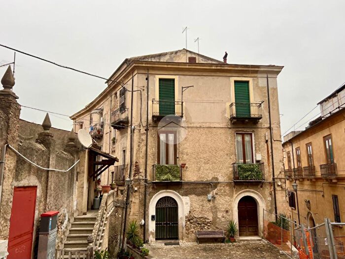 Appartamento trilocale in vendita in Via Cafarone, Cosenza