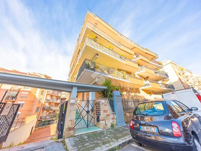 Appartamento quadrilocale in vendita in Via Francesco dOvidio, Roma