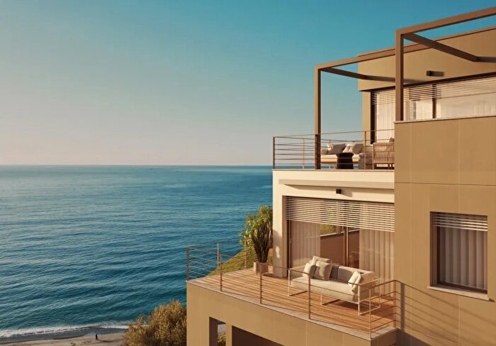 Appartamento trilocale in vendita in Via Trentun, Celle Ligure