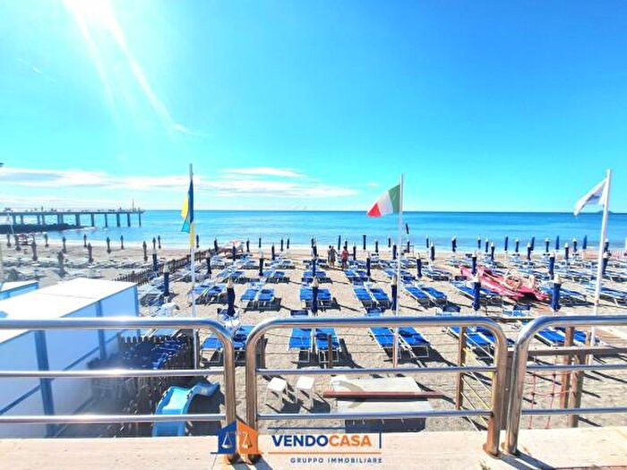 Appartamento quadrilocale in vendita in Via Giuseppe Mazzini, Pietra Ligure