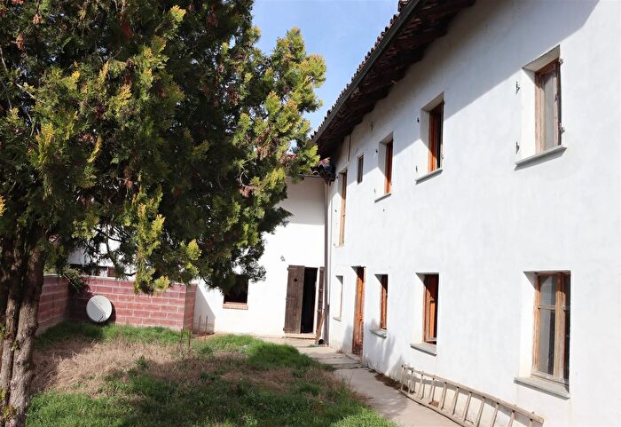 Casa con 10 locali in vendita in Farinere Castagnole delle Lanze Asti, Castagnole Delle Lanze