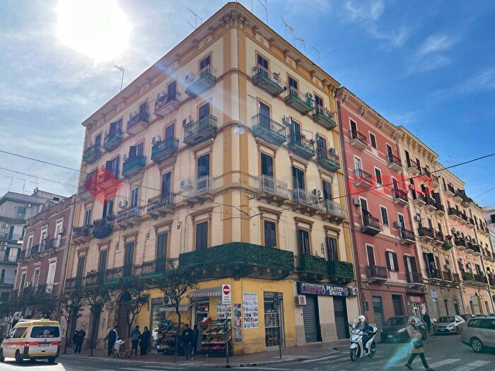 Appartamento trilocale in vendita in Via Principe Amedeo, Taranto