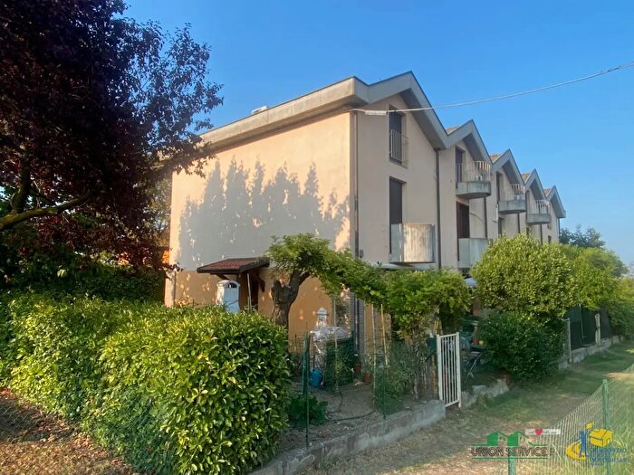 Casa con 5 locali in vendita in Strada Torchio c, Fontevivo
