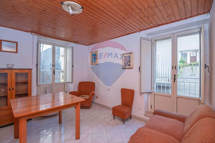 Casa bilocale in vendita in Via Santa Sofia, Caltagirone