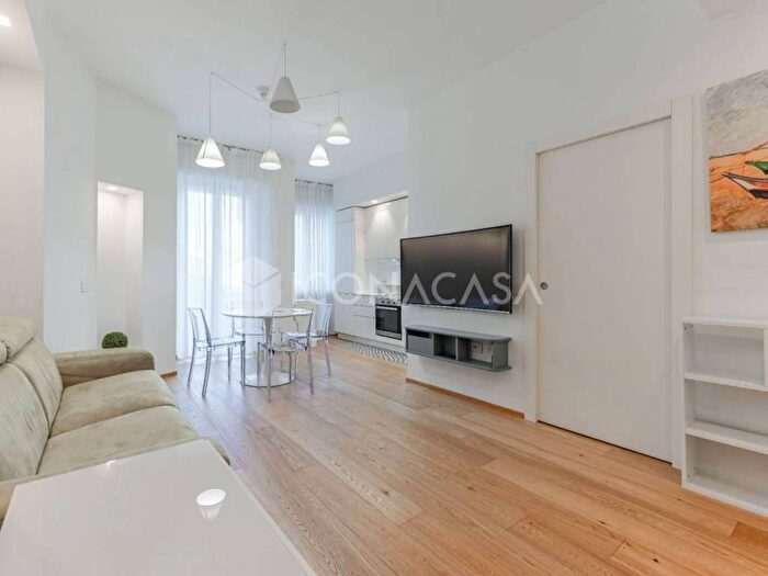 Appartamento trilocale in affitto in Via Giulio Romano, Porta Romana Medaglie dOro, Milano