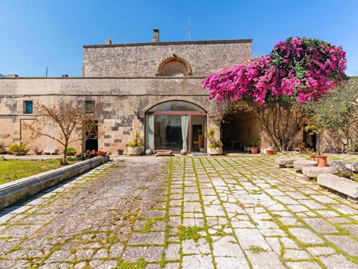 Casa con 15 locali in vendita in Via Maestri del Lavoro dItalia, Maglie