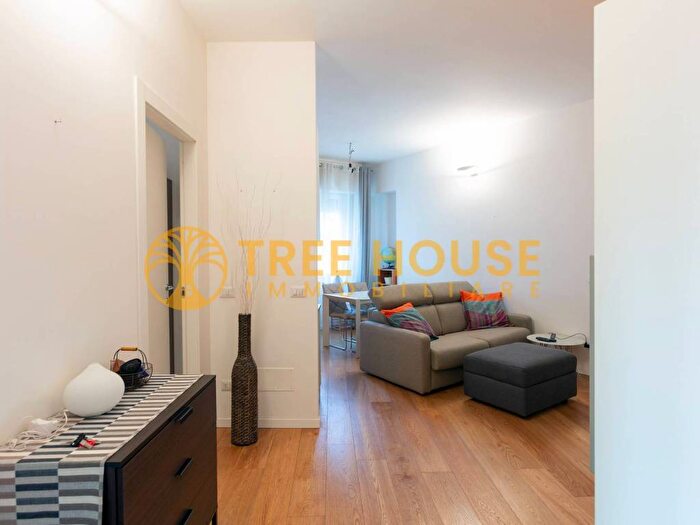 Appartamento trilocale in affitto in Via Ferdinando Marescalchi, Città Studi, Milano