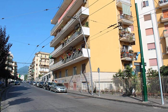 Appartamento con 5 locali in vendita in Via Armando Diaz Portici, Portici