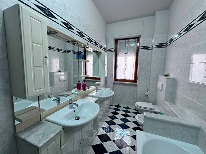 Appartamento monolocale in affitto in Via San Pio V, Borgo Piave Corso Europa Zona Ferrero, Alba