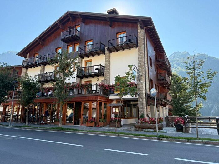 Appartamento trilocale in affitto in Via Regionale, Centro, Courmayeur