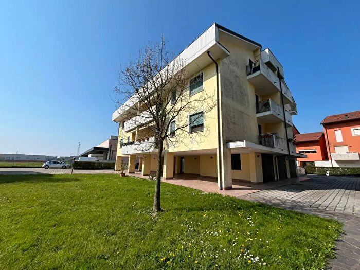 Appartamento con 5 locali in vendita in Via Bolzani c, Masera' Di Padova