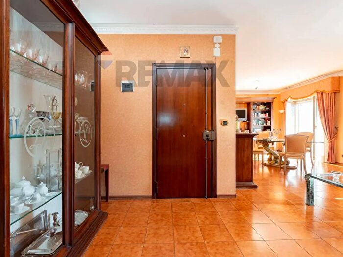 Appartamento con 7 locali in vendita in Via XX Settembre a, San Gregorio Di Catania