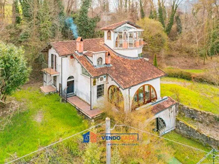 Casa con 6 locali in vendita in Strada di Santa Maria t, Mondovi