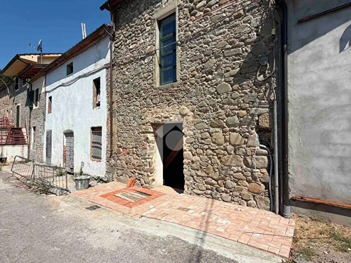 Casa bilocale in vendita in Via dei Giannini, Montecatini Terme
