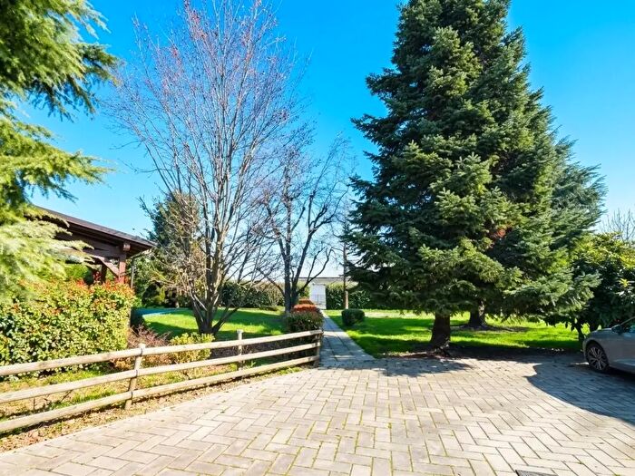 Casa con 5 locali in vendita in Alseno