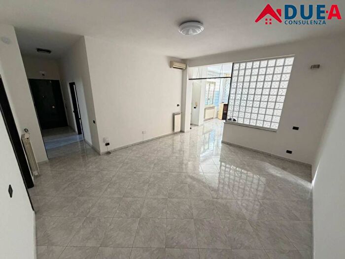 Appartamento quadrilocale in affitto in Via Zara, Carinaro