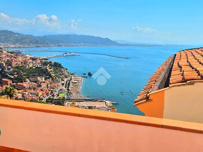 Appartamento trilocale in vendita in Via Nuova Raito, Vietri Sul Mare