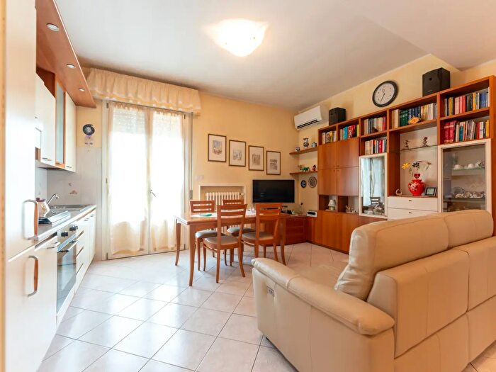 Appartamento trilocale in vendita in Via Antonio De Zaiacomo a, San Pietro In Casale
