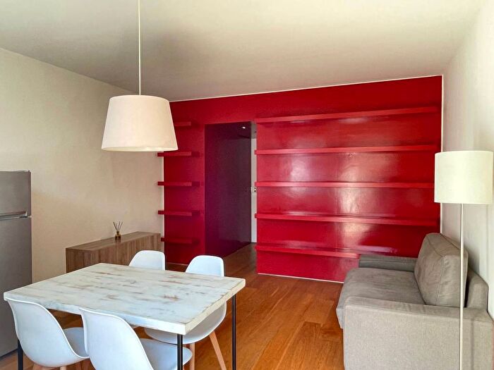 Appartamento bilocale in affitto in Via Gaudenzio Ferrari, Corso Genova, Milano