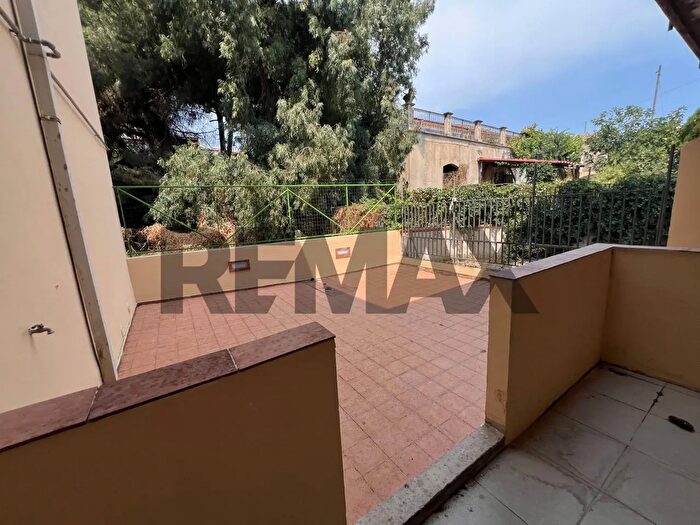 Appartamento con 5 locali in vendita in Via Enrico De Nicola, Belpasso