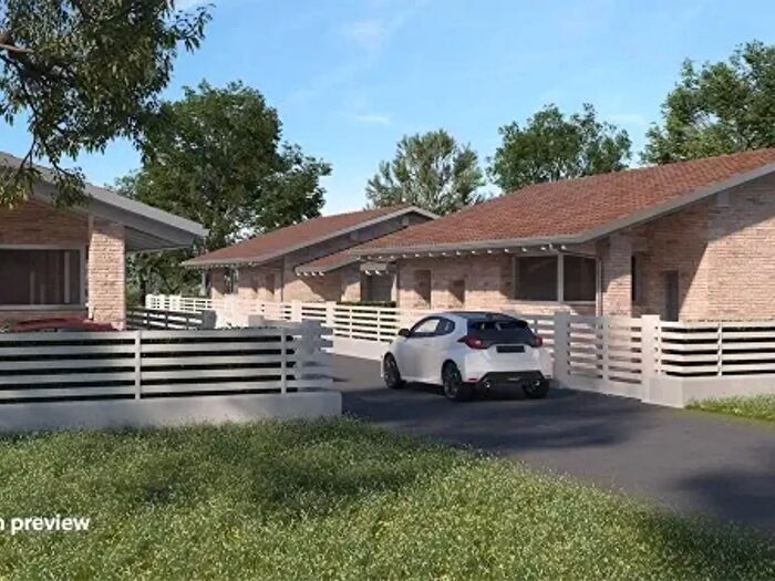 Casa quadrilocale in vendita in Via Case Nuove, Castelfranco Emilia