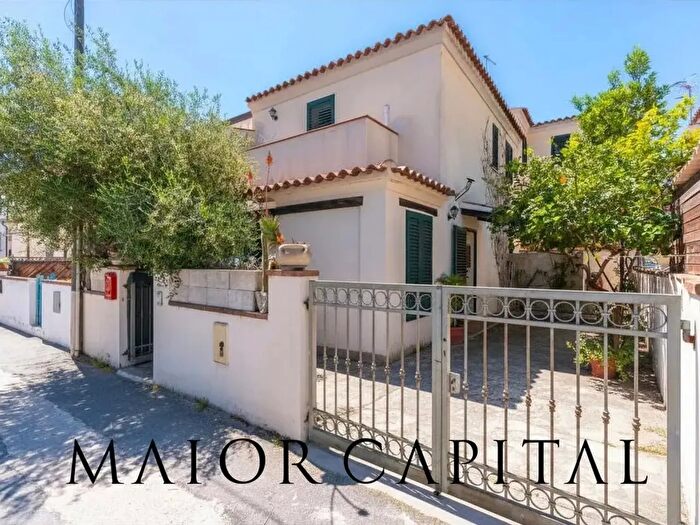 Casa trilocale in vendita in Orosei