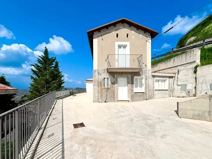 Casa quadrilocale in vendita in Borgo San Nicola, Bucchianico