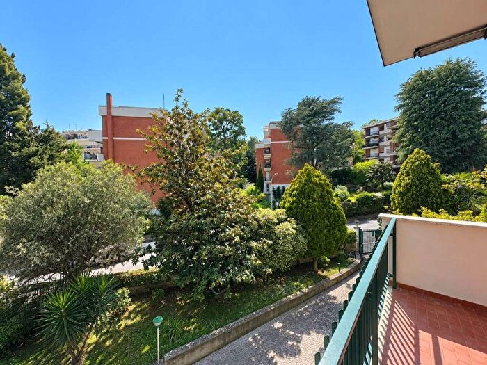 Appartamento con 5 locali in affitto in Via Riccardo Zandonai, Vigna Clara Vigna Stelluti, Roma