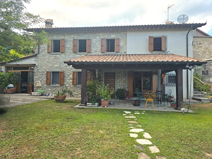 Casa con 6 locali in vendita in Pieve Santo Stefano