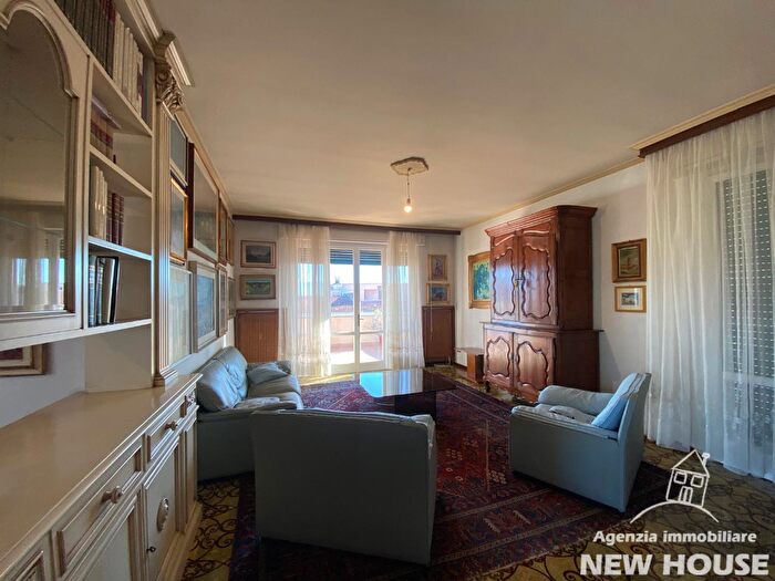 Case in Vendita e in Affitto - 3