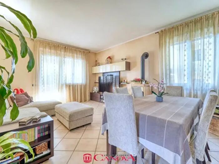 Appartamento quadrilocale in vendita in Via Monte Rubiano, Veniano