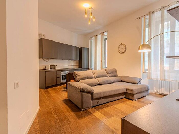 Appartamento trilocale in affitto in Duomo, Milano