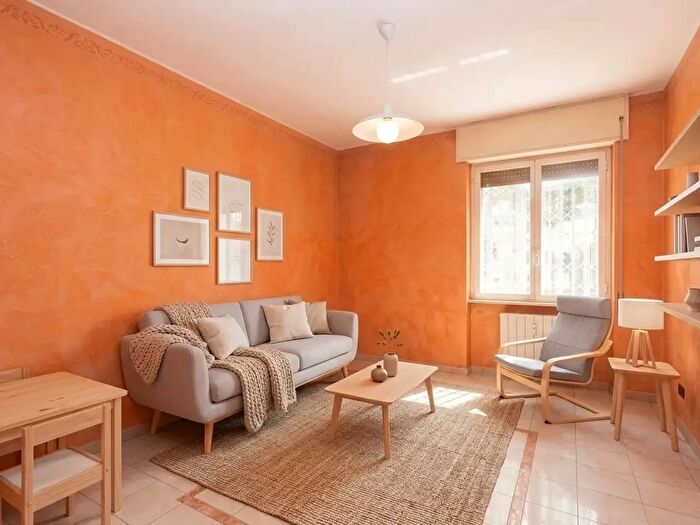 Appartamento trilocale in vendita in Via Tortona, Milano