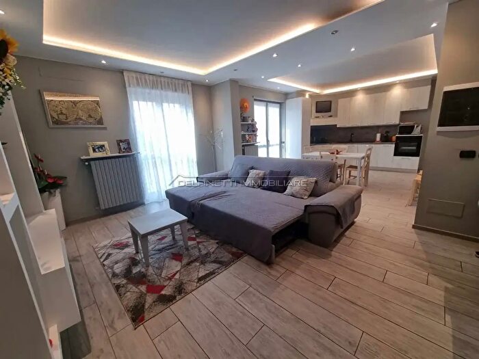 Appartamento con 5 locali in affitto in Corso Piave, Alba