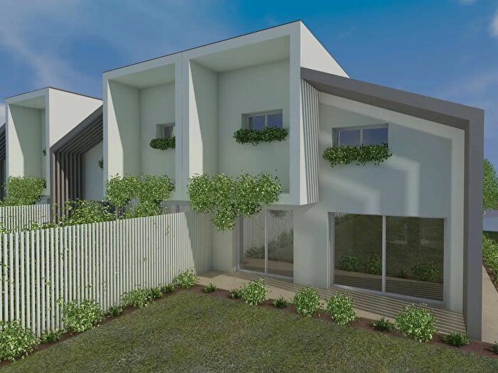 Casa quadrilocale in vendita in Strada Tronchi, Parma