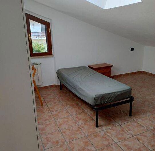 Casa con 5 locali in affitto in Via Valle Castellana, Case Rosse, Roma