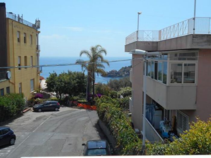 Appartamento bilocale in affitto in Via Litteri a, Aci Castello