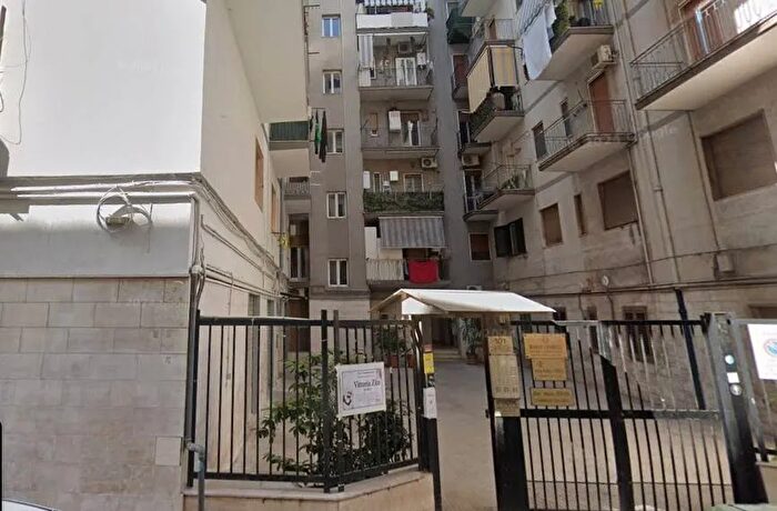 Appartamento trilocale in vendita in Via Generale Giuseppe Messina B Tre Carrare Taranto Taranto, Taranto