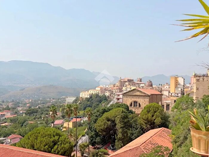 Appartamento quadrilocale in vendita in Via Umberto I, Monreale