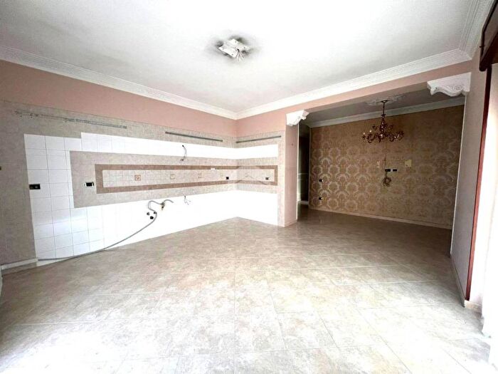 Appartamento trilocale in affitto in Via Antonio Golia, Secondigliano, Napoli