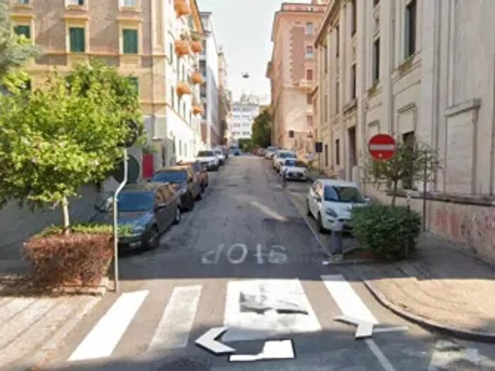 Appartamento con 6 locali in vendita in Ancona